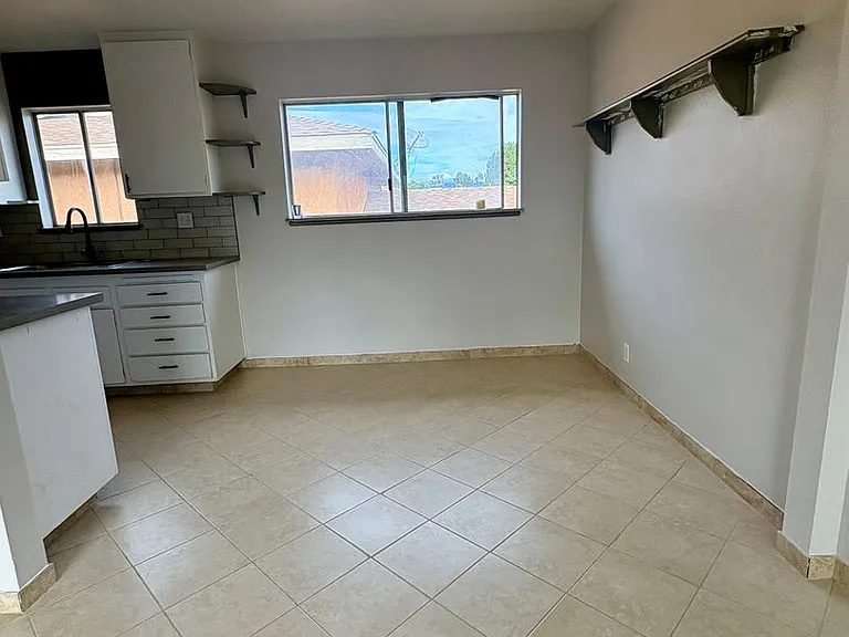 1951 N Ventura Rd — Photo 17