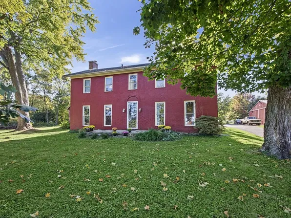 8427 State Route 48, Aurora, IN 47001