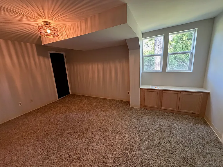 143 Capri Dr — Photo 13