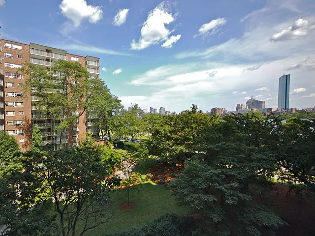 100 Memorial Drive — Photo 28