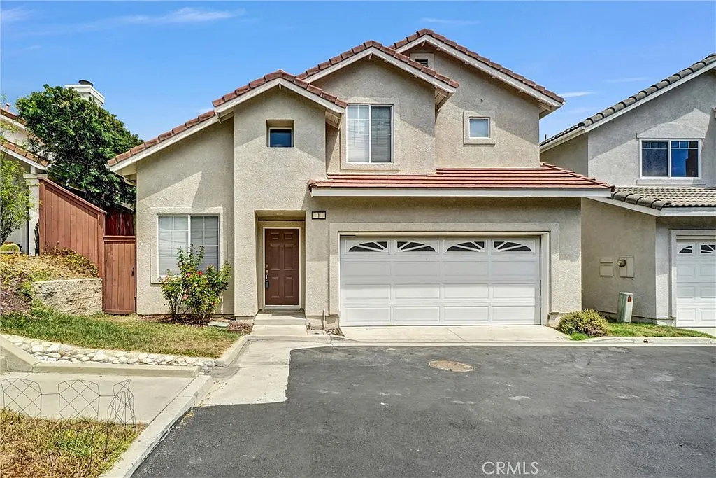 3 bed, 2.5 bath, 1318 sqft, $4,000 — Photo 1