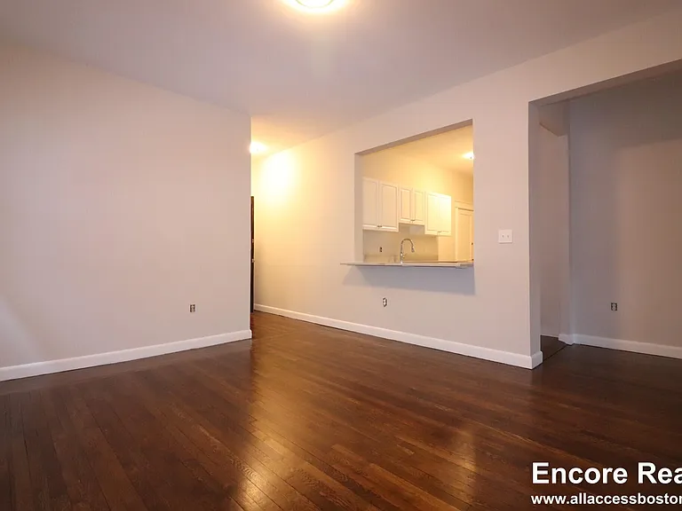 25 Stearns Rd #4 — Photo 5