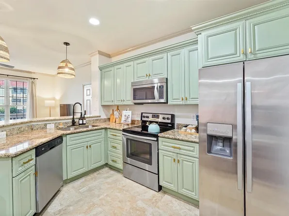 7000 Seawall Blvd APT 1112, Galveston, TX 77551