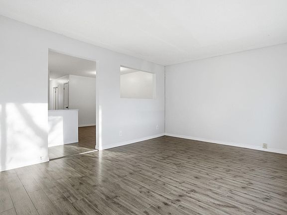 5th image of 8064 Argyll Rd NW