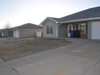 661 26th St W, Dickinson, ND, 58601