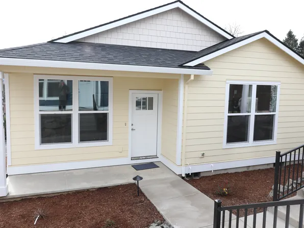 12927 SE Ridgecrest Rd, Happy Valley, OR 97086