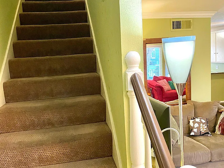 117 Lexington Ln — Photo 12