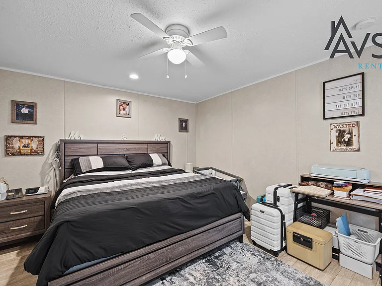 396 Volliedale Dr — Photo 10