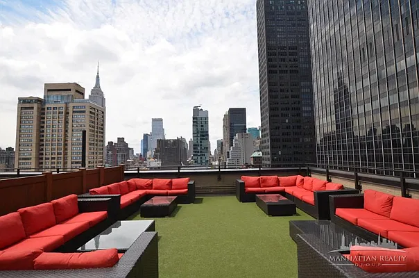 Rented by Manhattan Realty Group | media 19