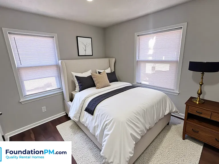 2292 Redwood Ave — Photo 16