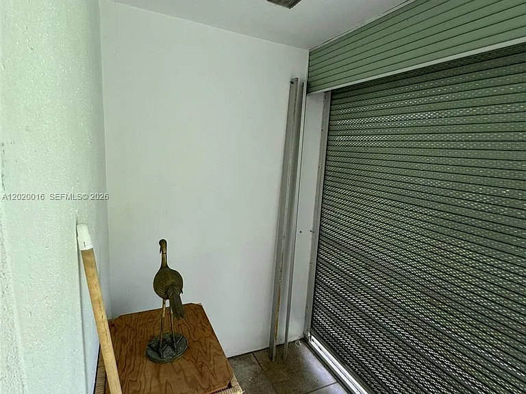 221 Kent M #221 — Photo 10