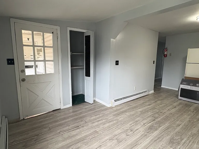208 Main St #B — Photo 3