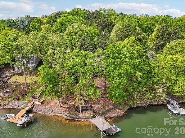 16118 Tana Tea Cir, Tega Cay, SC 29708