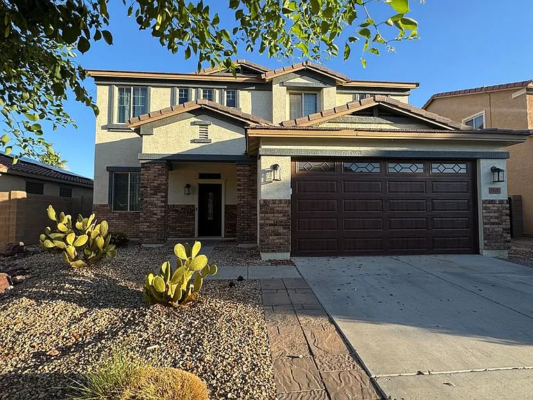 17637 W Molly Ln — Photo 3