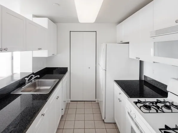 4-75 48th Avenue image 19 of 52