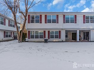 1077 Morning Glory Dr, Monroe Township, NJ 08831