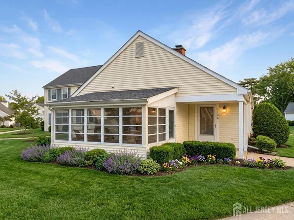 136 Plymouth Ln #C, Monroe Township, NJ 08831