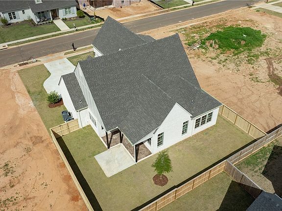 4th image of 6054 Rosemeade St