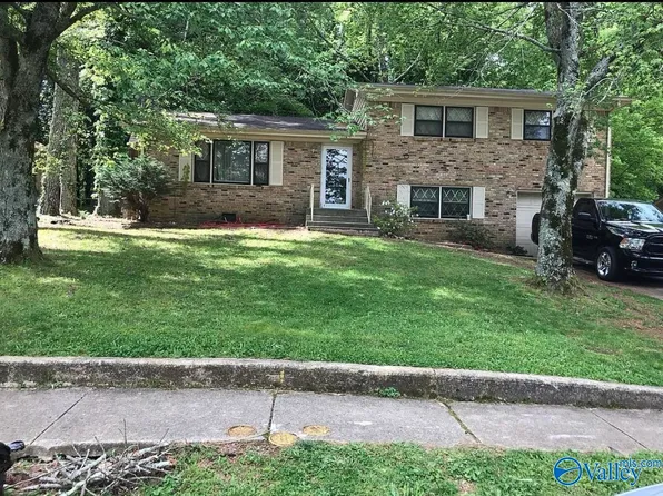 2703 Hilltop Ter NW, Huntsville, AL 35810