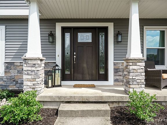 5th image of 2210 Woodedge Ct