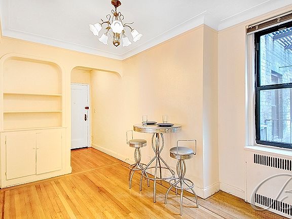 2nd image of 125 W 96th St APT 3A