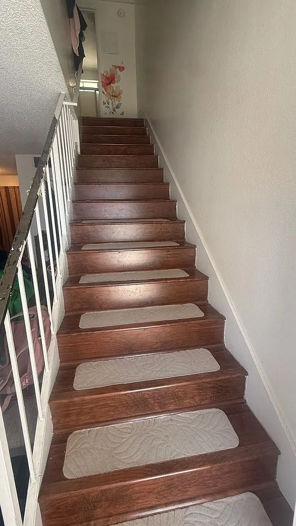 Charming 3br Town House. In North Hills — Photo 1