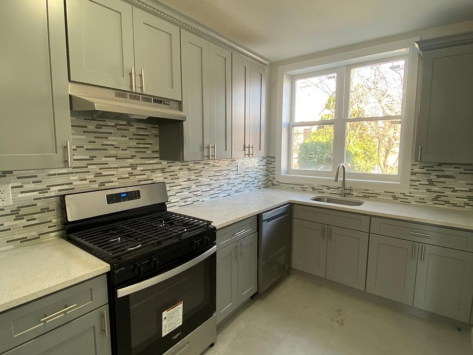 1st image of 2535 98th St