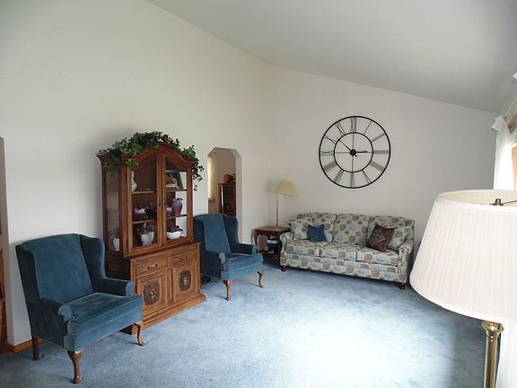 2nd image of 164 Paddock Green Dr