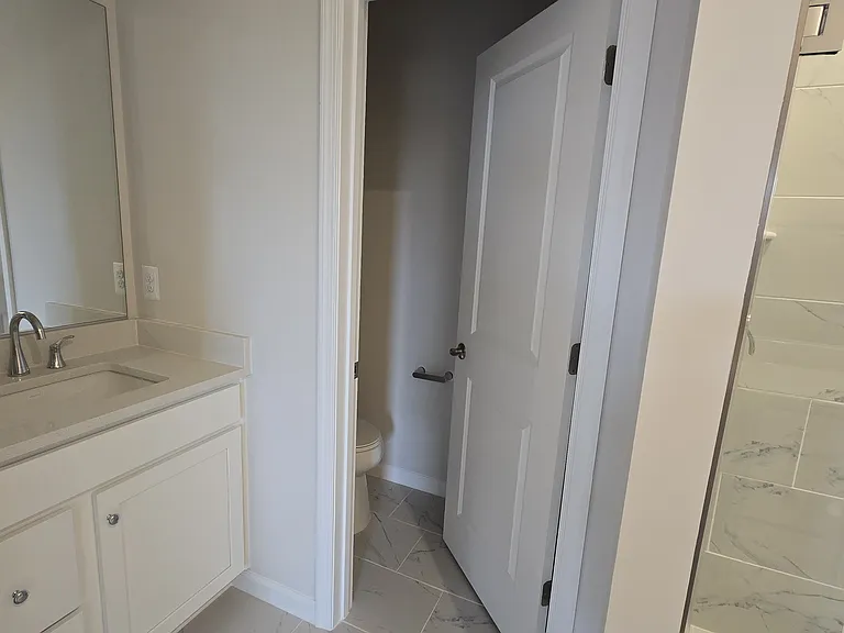 6701 Belcrest Rd — Photo 5