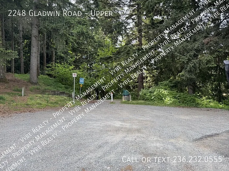 2248 Gladwin Rd #UPPER — Photo 27