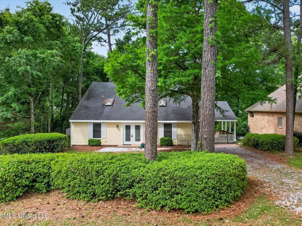 6531 Alakoko Dr, Diamondhead, MS 39525