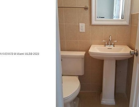 2nd image of 552 NE 76th St #1