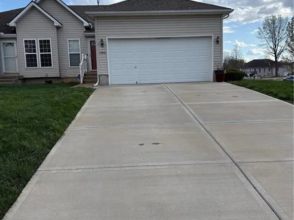 11801 E 85th St, Raytown, MO 64138