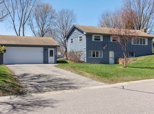 9223 Goldenrod Ln N, Maple Grove, MN 55369