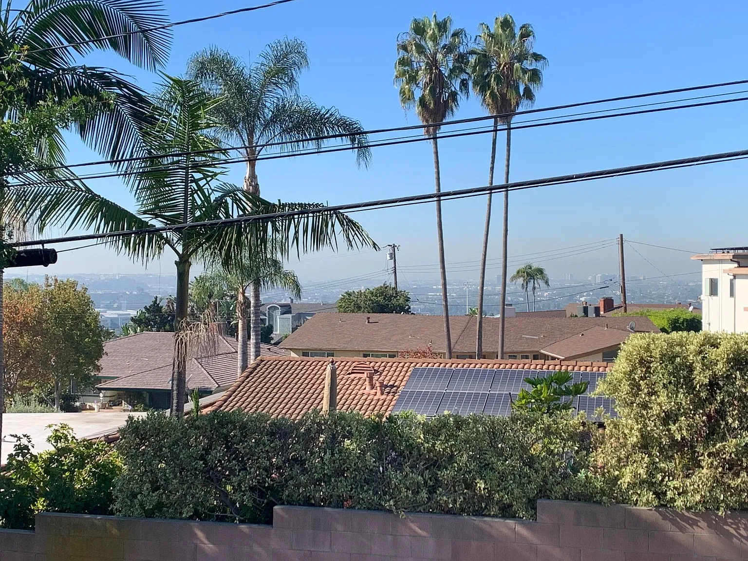5 bed, 3.5 bath, 2300 sqft, $5,800 — Photo 2