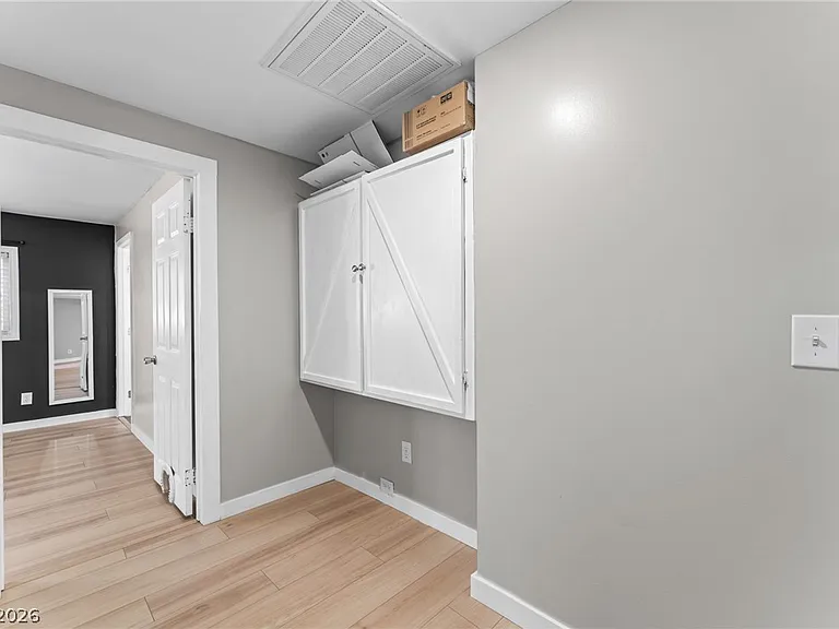 605 L Ave — Photo 15