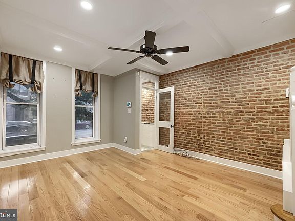 5th image of 2921 Dillon St