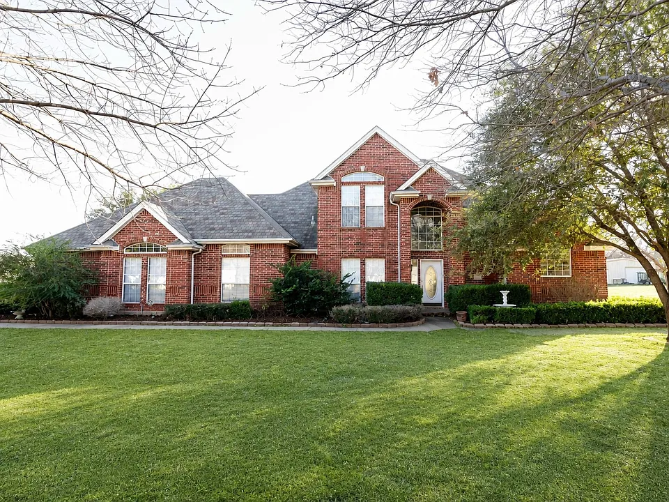 1415 E Dove Rd