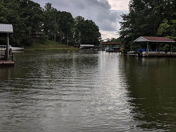 2nd image of 2955 Skyway Dr