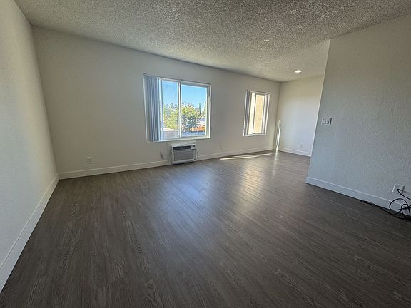 4th image of 460 E Mission Ave #22