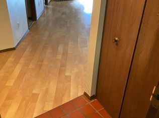 1544 Summer Run Dr UNIT 102, Florissant, MO 63033