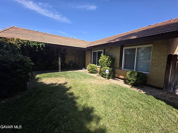 2nd image of 527 Curve Cir