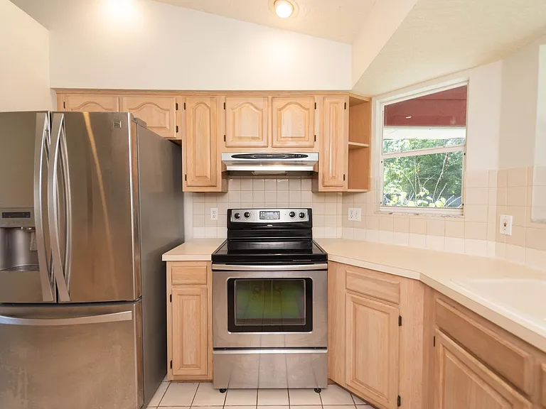 1236 Buffing Cir SE — Photo 11