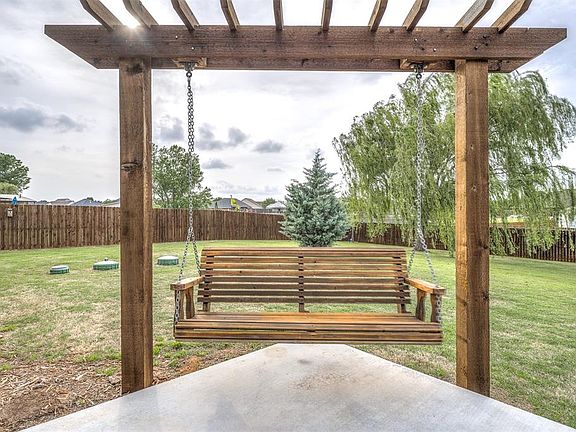 5th image of 3757 Southridge Ln NE