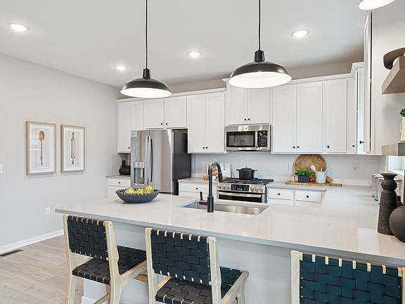 Kitchen with quartz countertop