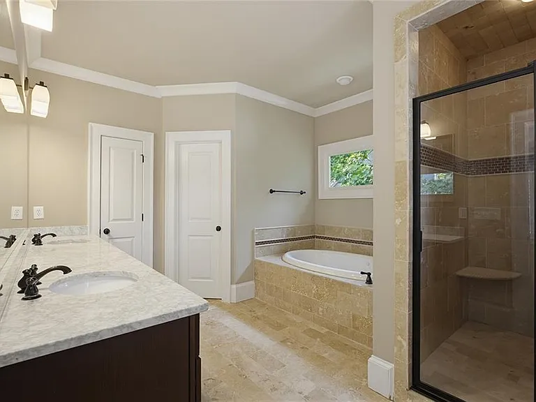 1452 Woodland Hills Dr NE — Photo 37