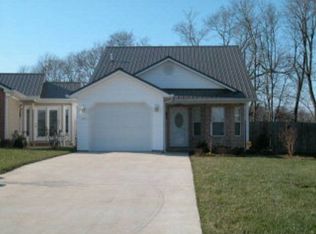 327 Deerwood Dr, Hopkinsville, KY 42240