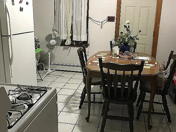 5 bed, $4,000 — Photo 2