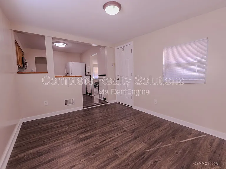 10200 Tappan Dr — Photo 6