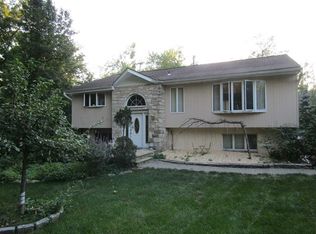 30 Baldwin Dr, Wappingers Falls, NY